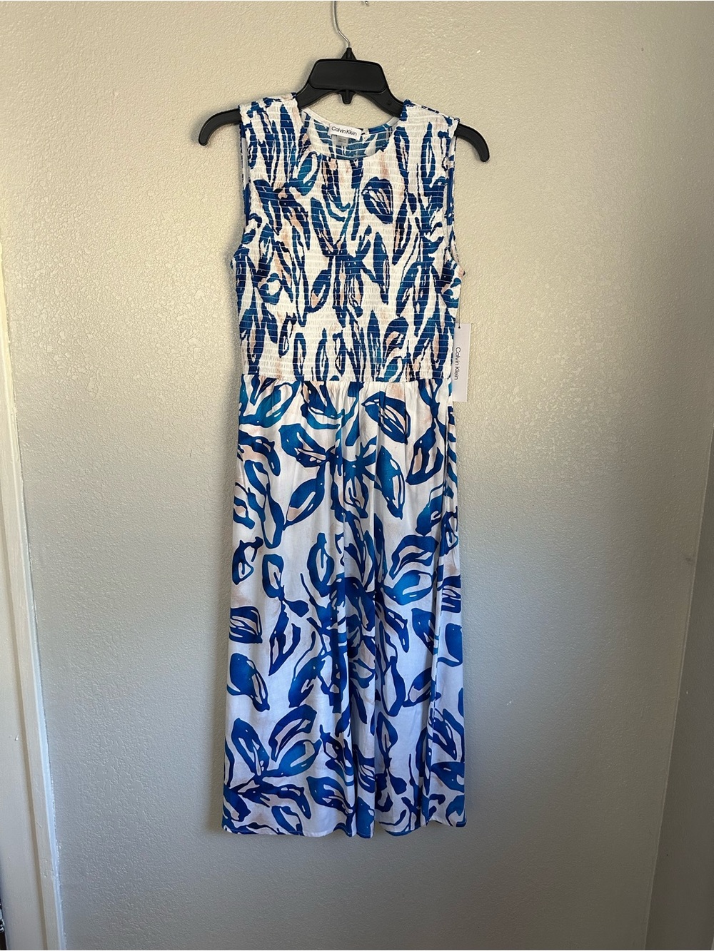 NWT Calvin Klein Lightweight Sleeveless Printed Smocked Bodice Midi Dress